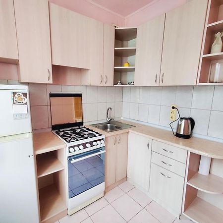Apartment On Peremogy Square เคียฟ ภายนอก รูปภาพ