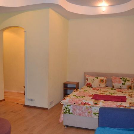 Apartment On Peremogy Square เคียฟ ภายนอก รูปภาพ